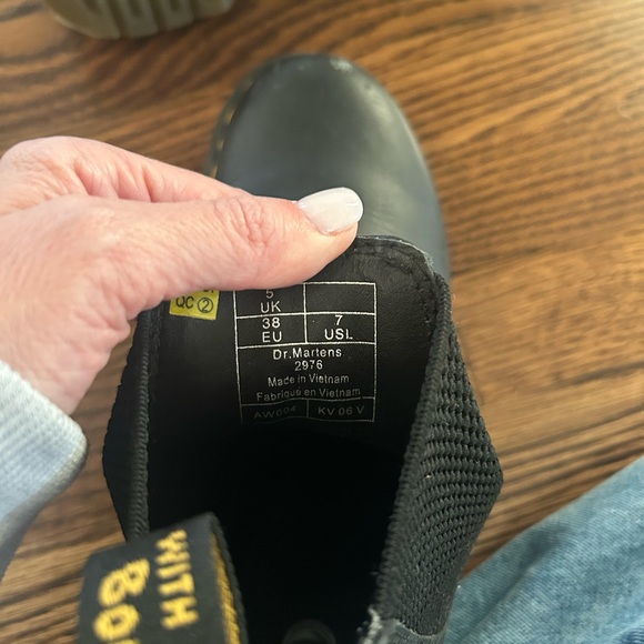 Doc Marten Air Wair Chelsea Boots - Picture 6 of 7